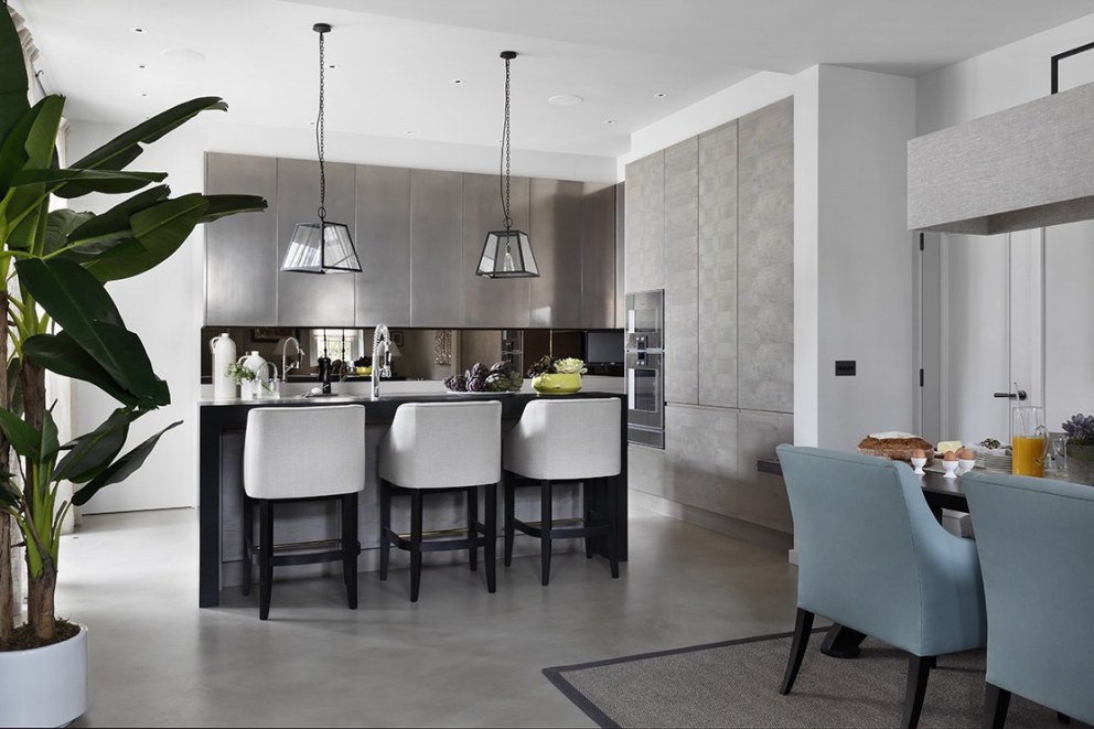 Hogarth House  | Kitchen - Dining table | Interior Designers